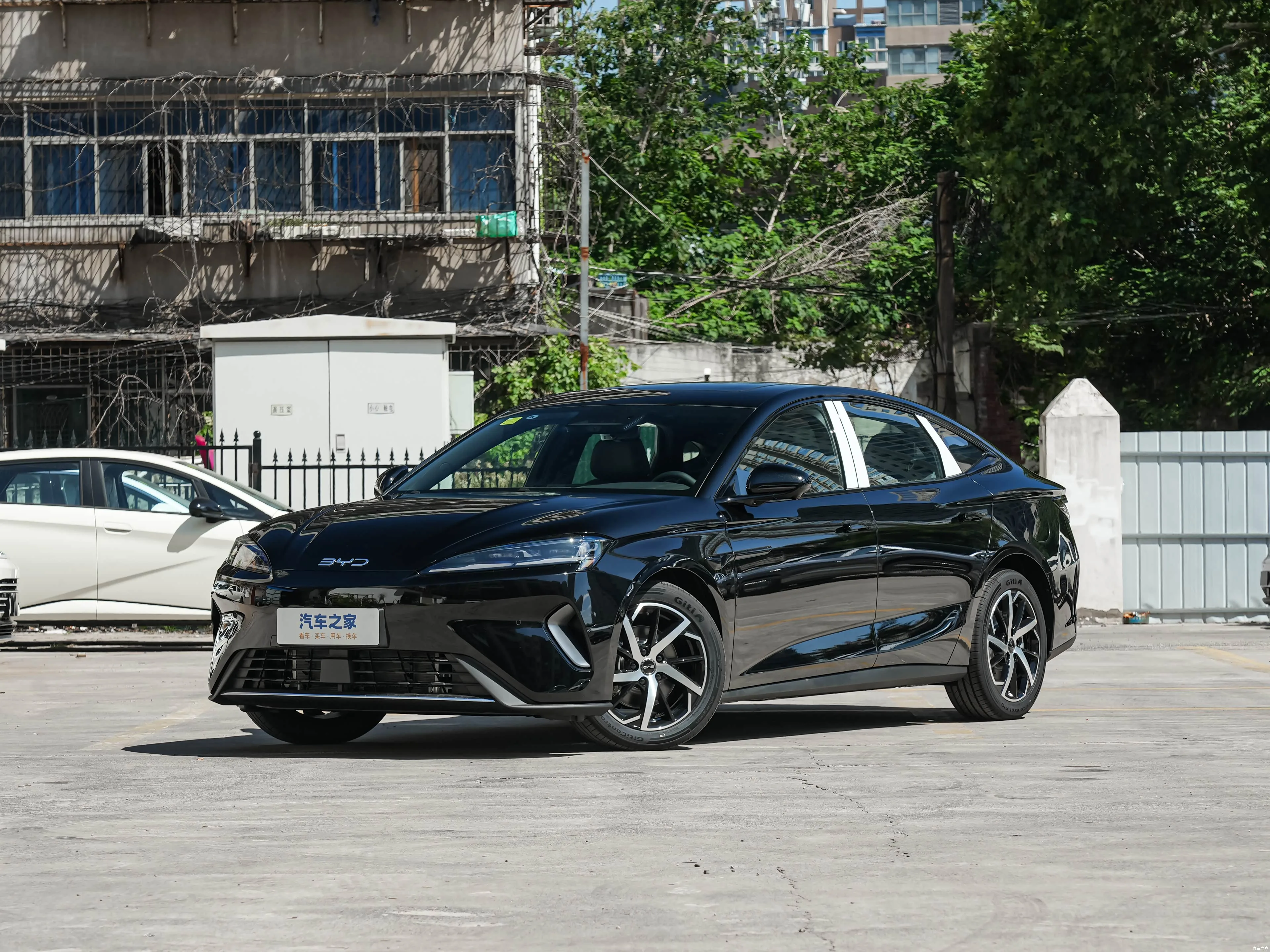 BYD Seal 07 DM-i 2026 — купить в Минске