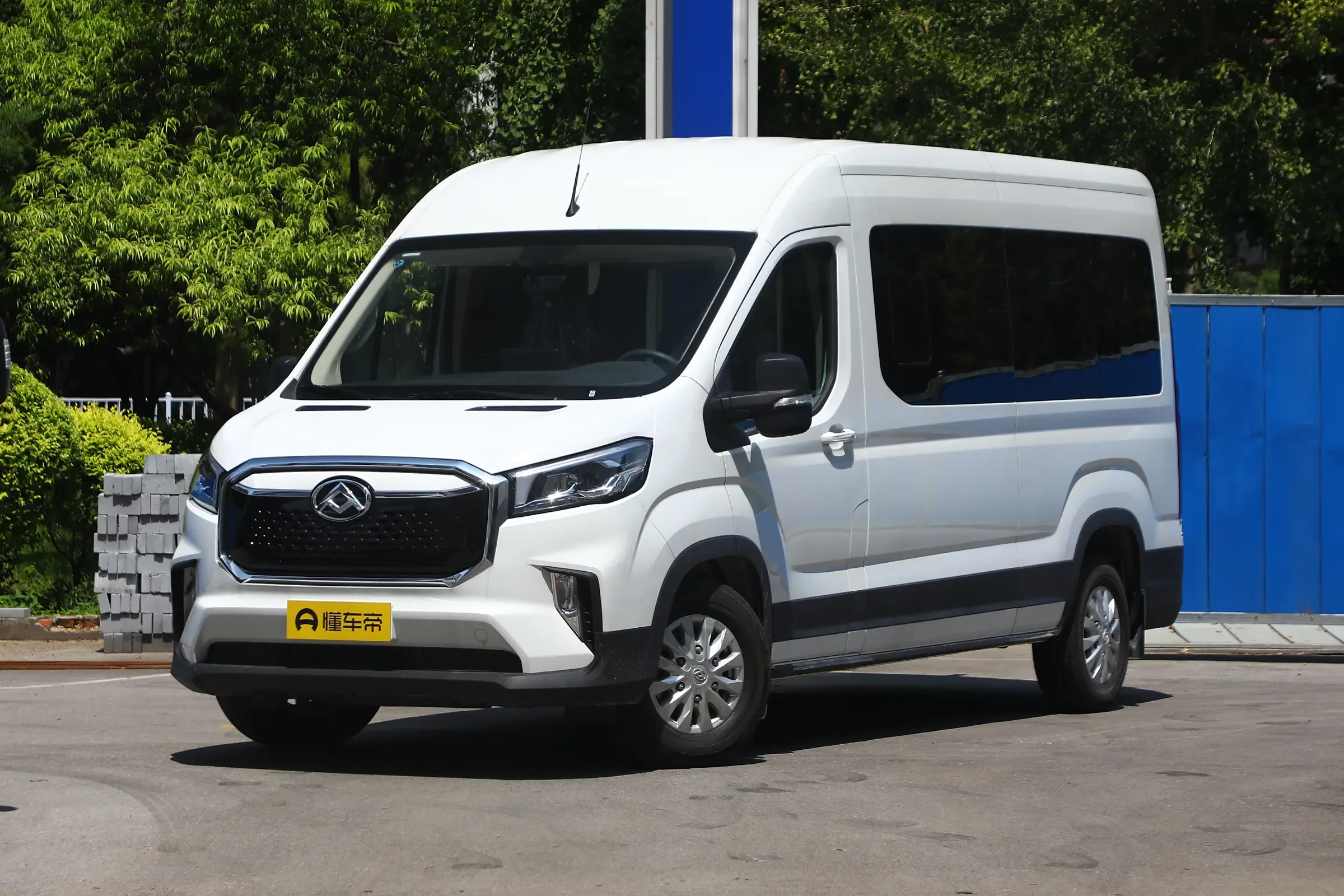 Maxus EV90 2025 — купить в Минске