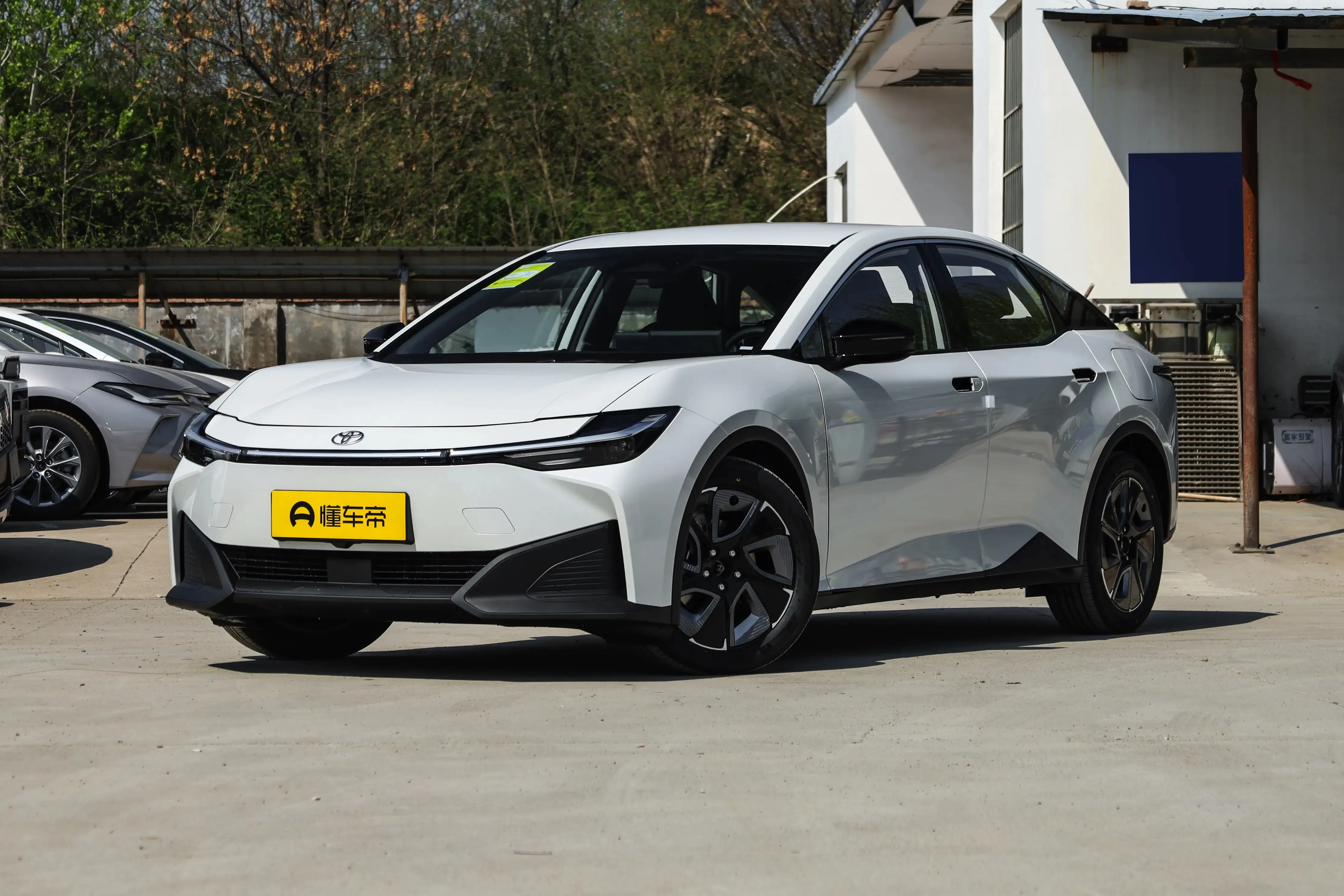 Toyota bZ3 — регламент ТО