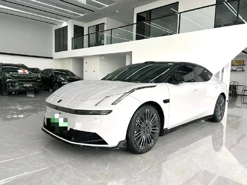 Lynk & Co 10 EM-P 2025 — купить в Минске