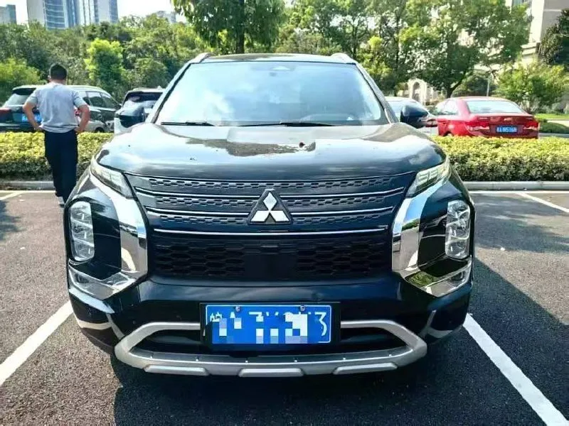 Mitsubishi Outlander 2023 — купить в Минске